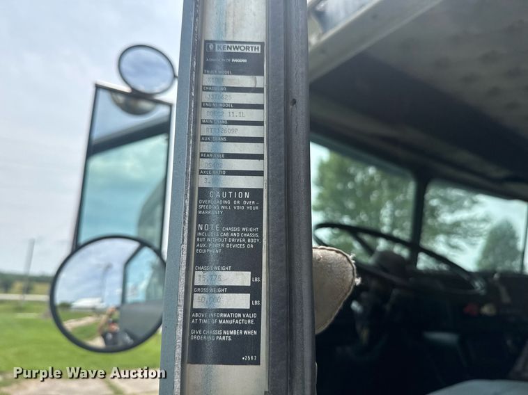 image for item DU7797 1989 Kenworth K100E semi truck