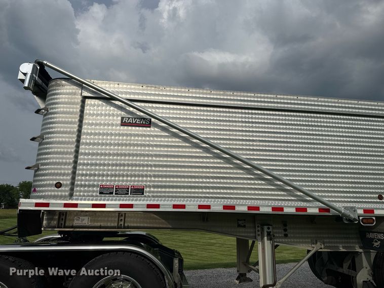 image for item DU7809 2021 Kruze end dump trailer