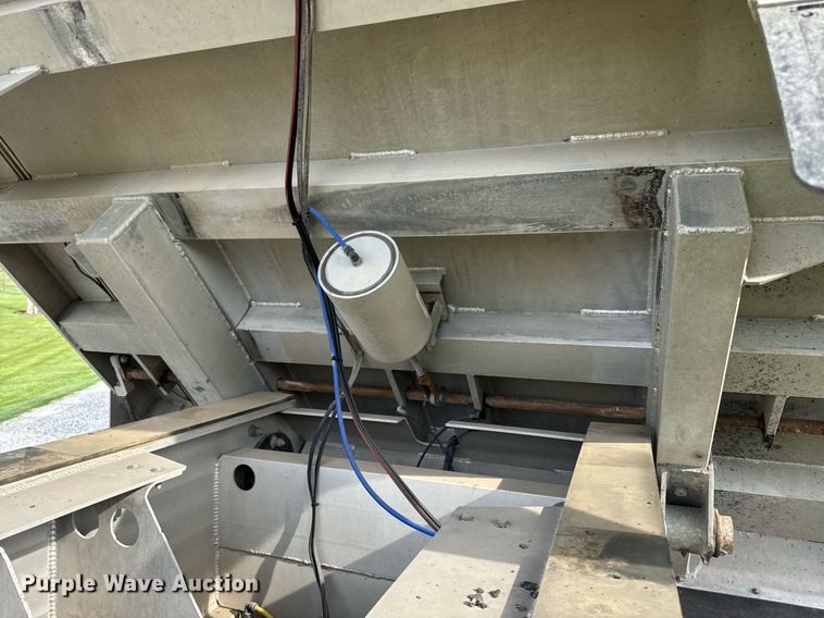 image for item DU7809 2021 Kruze end dump trailer