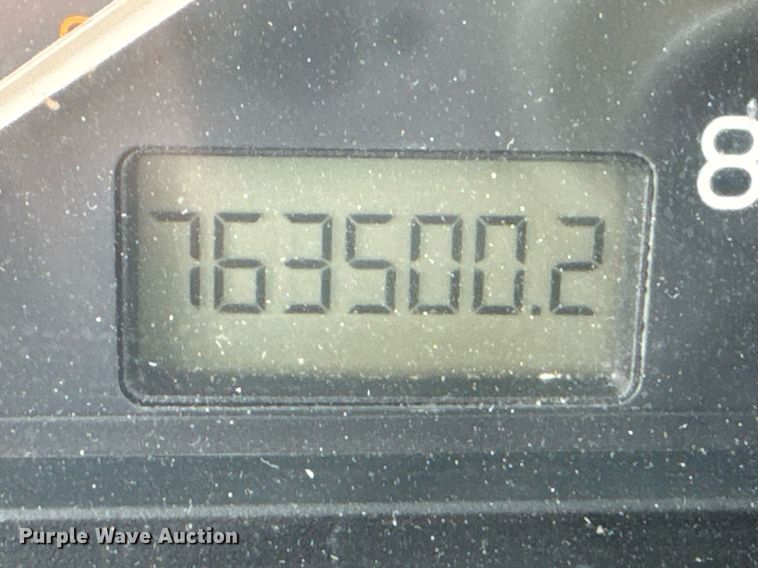 image for item DU9764 1999 Volvo VNL flatbed truck