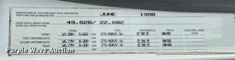 image for item DU9764 1999 Volvo VNL flatbed truck