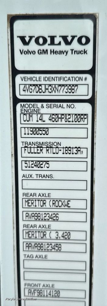 image for item DU9764 1999 Volvo VNL flatbed truck