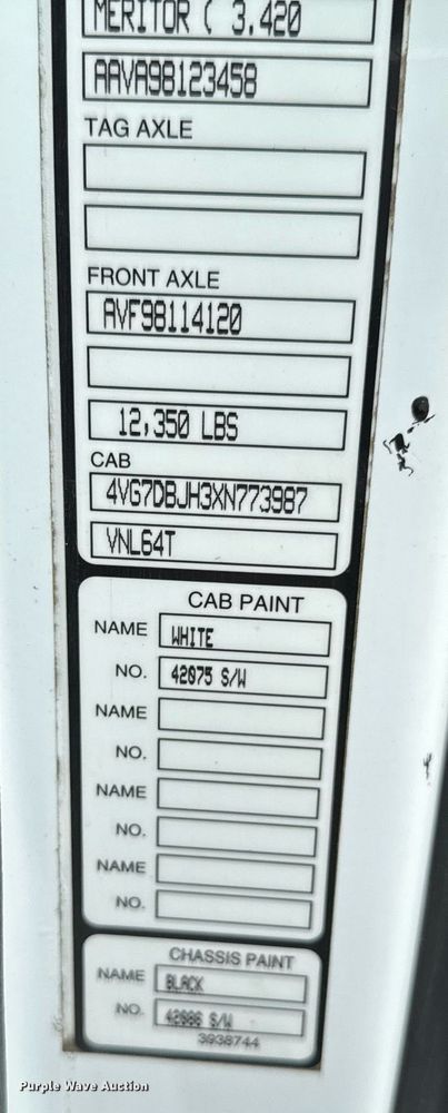 image for item DU9764 1999 Volvo VNL flatbed truck