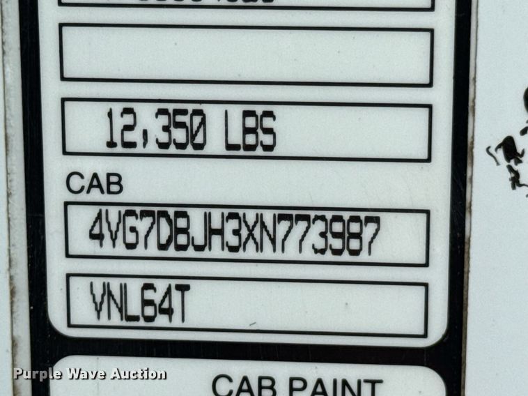 image for item DU9764 1999 Volvo VNL flatbed truck