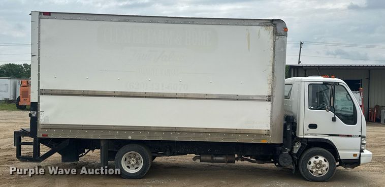 image for item DU9798 2006 GMC W4500 box truck