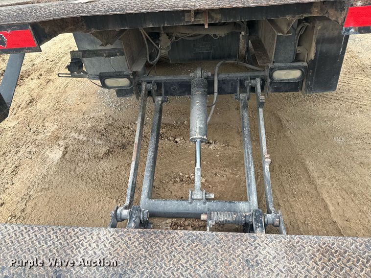 image for item DU9798 2006 GMC W4500 box truck