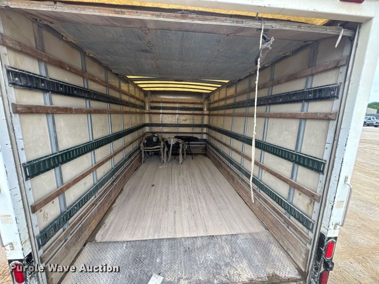 image for item DU9798 2006 GMC W4500 box truck