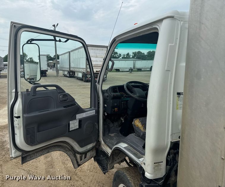 image for item DU9798 2006 GMC W4500 box truck