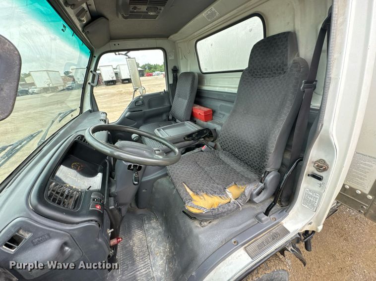 image for item DU9798 2006 GMC W4500 box truck