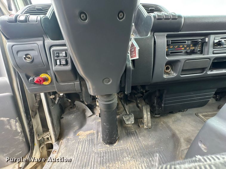 image for item DU9798 2006 GMC W4500 box truck