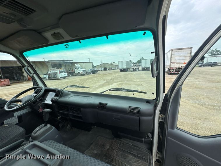 image for item DU9798 2006 GMC W4500 box truck