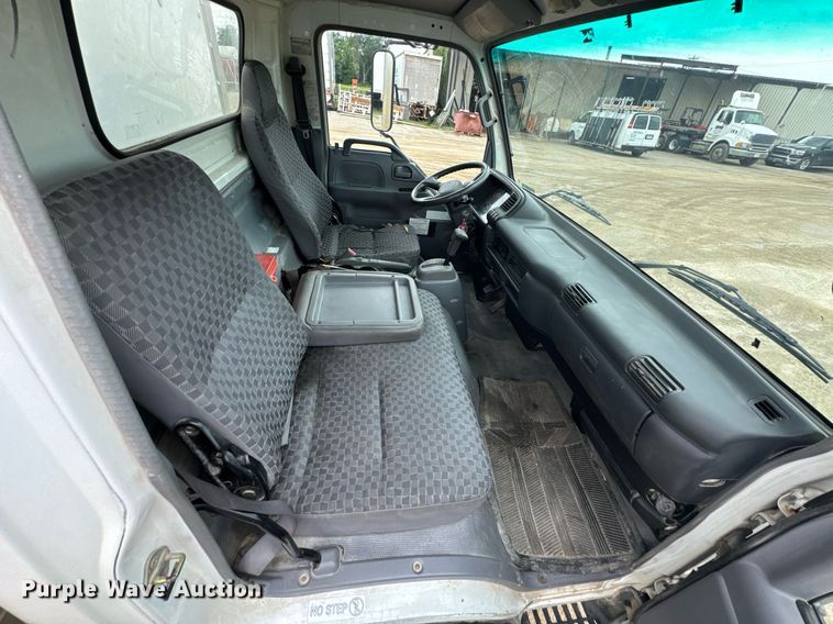 image for item DU9798 2006 GMC W4500 box truck