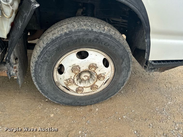 image for item DU9798 2006 GMC W4500 box truck