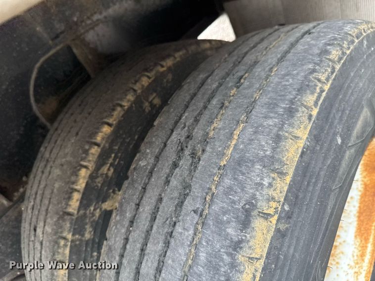 image for item DU9802 1997 Nu Van NVF-53102 side curtain trailer