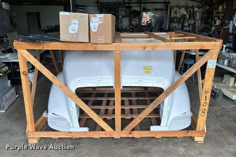 image for item DU9822 Semi truck parts