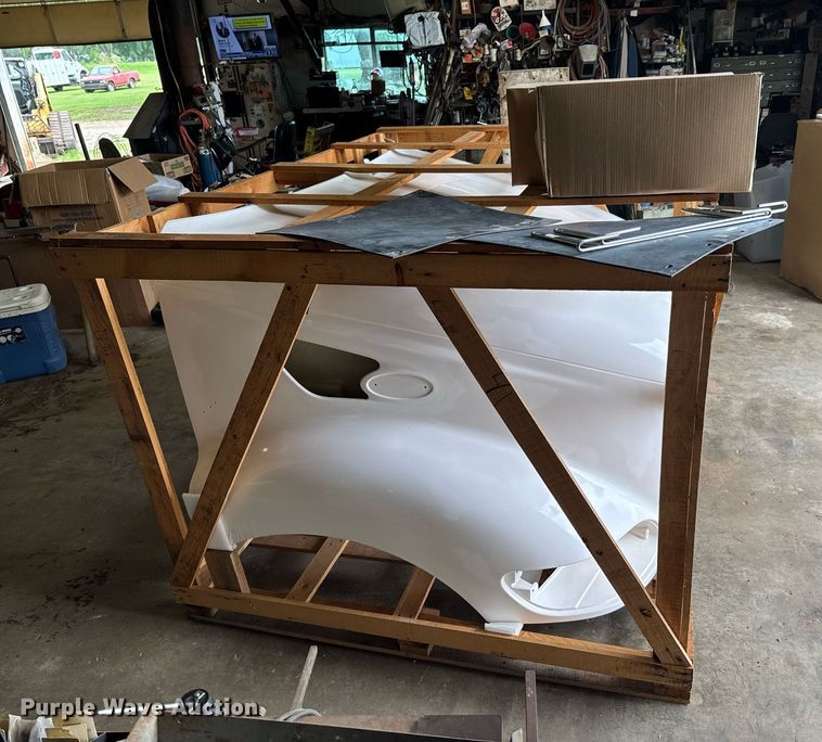 image for item DU9822 Semi truck parts