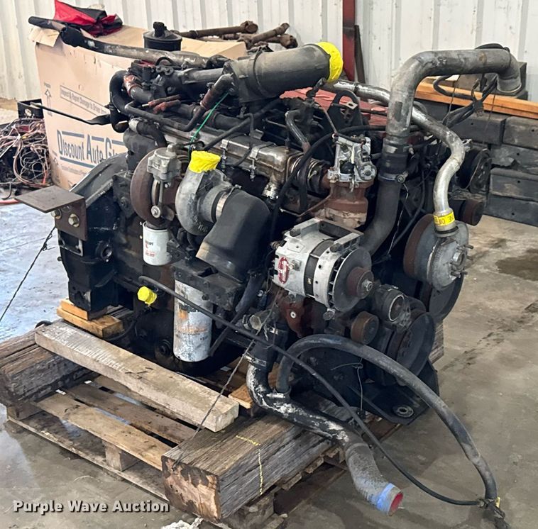 image for item DU9856 Cummins ISM 365 engine