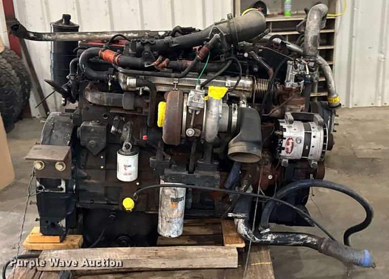 image for item DU9856 Cummins ISM 365 engine