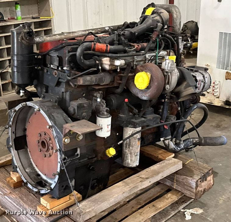 image for item DU9856 Cummins ISM 365 engine