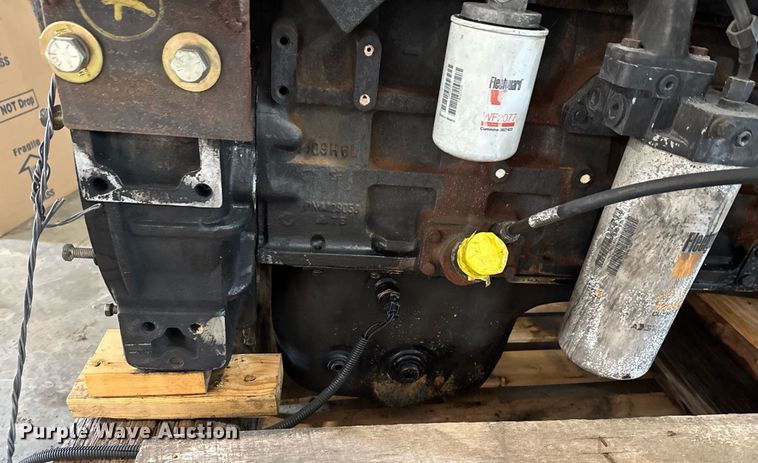 image for item DU9856 Cummins ISM 365 engine