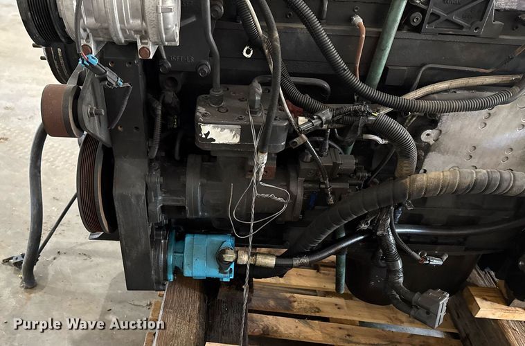 image for item DU9856 Cummins ISM 365 engine