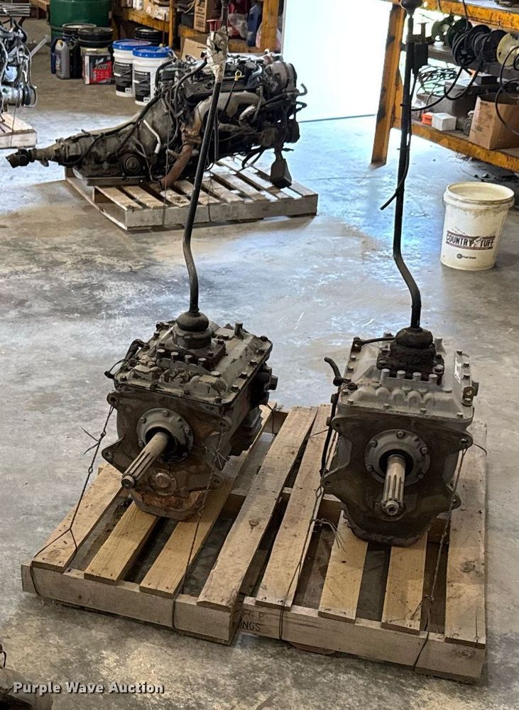 image for item DU9863 (3) Eaton Fuller FS6105 B transmissions