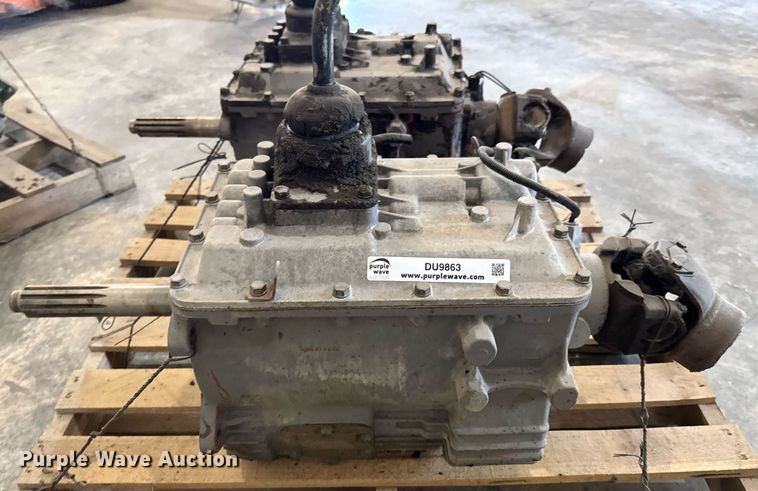 image for item DU9863 (3) Eaton Fuller FS6105 B transmissions