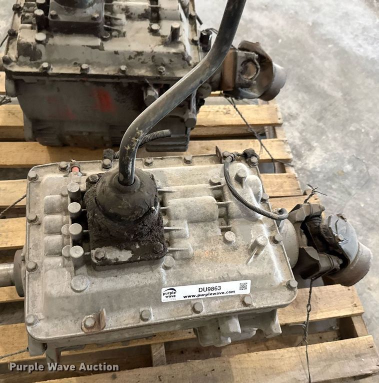 image for item DU9863 (3) Eaton Fuller FS6105 B transmissions