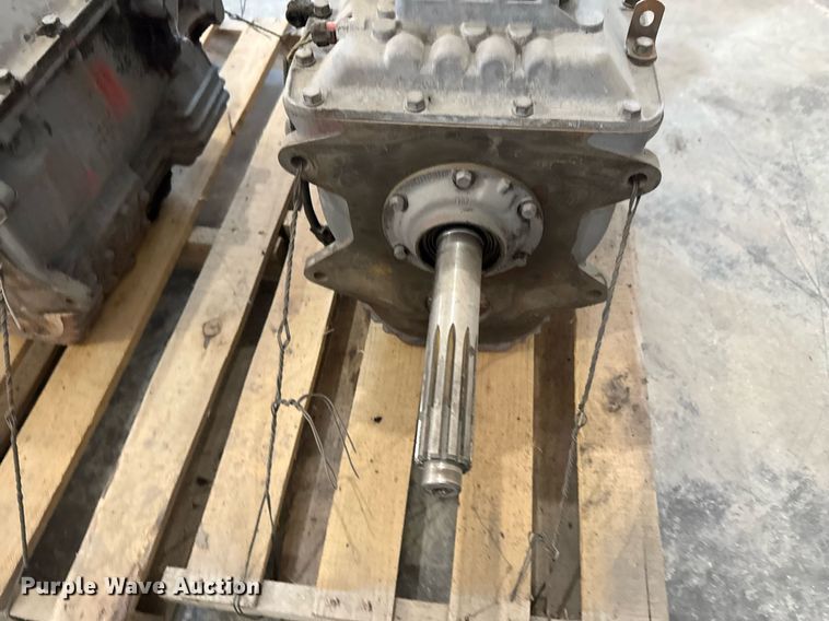 image for item DU9863 (3) Eaton Fuller FS6105 B transmissions