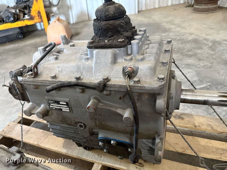 image for item DU9863 (3) Eaton Fuller FS6105 B transmissions