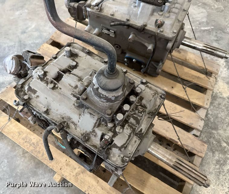 image for item DU9863 (3) Eaton Fuller FS6105 B transmissions