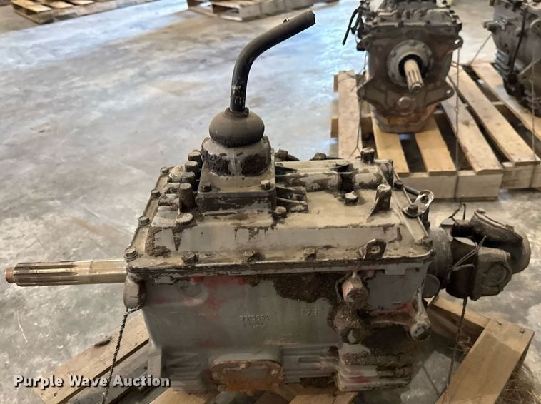 image for item DU9863 (3) Eaton Fuller FS6105 B transmissions