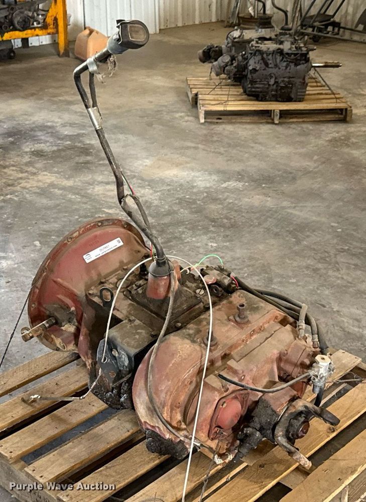 image for item DU9867 Eaton Fuller RT6613 transmission