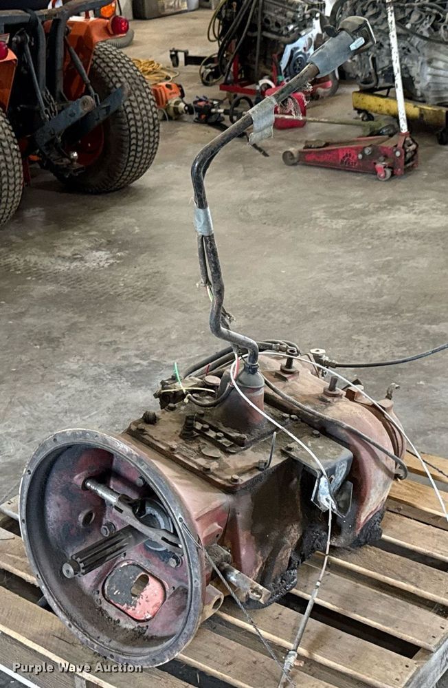 image for item DU9867 Eaton Fuller RT6613 transmission