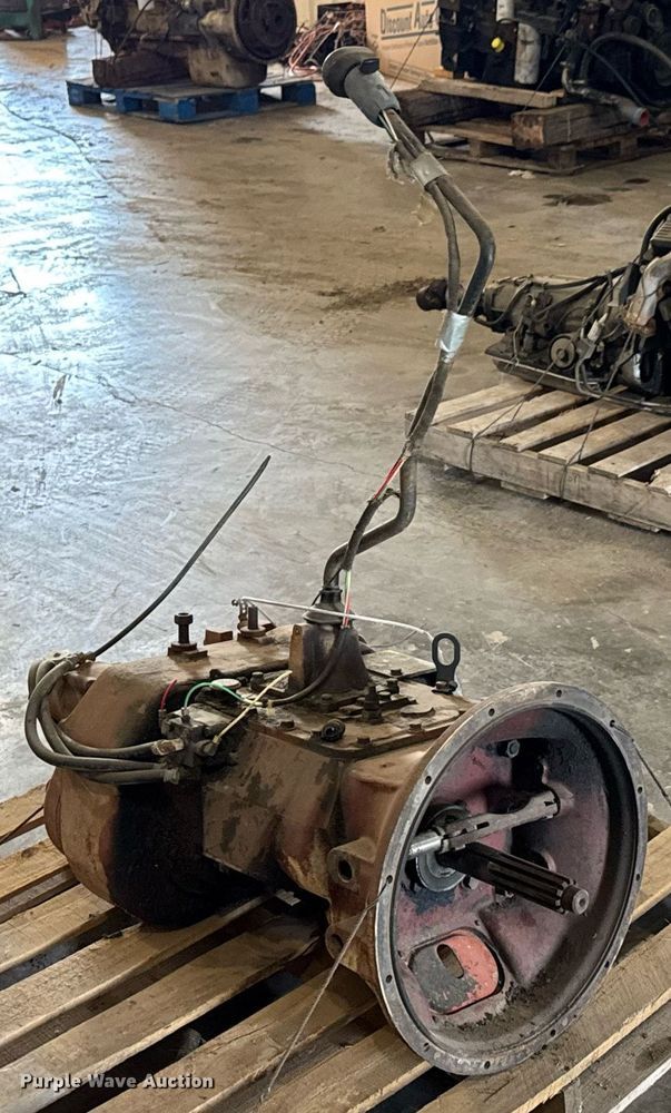 image for item DU9867 Eaton Fuller RT6613 transmission