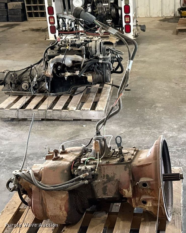 image for item DU9867 Eaton Fuller RT6613 transmission