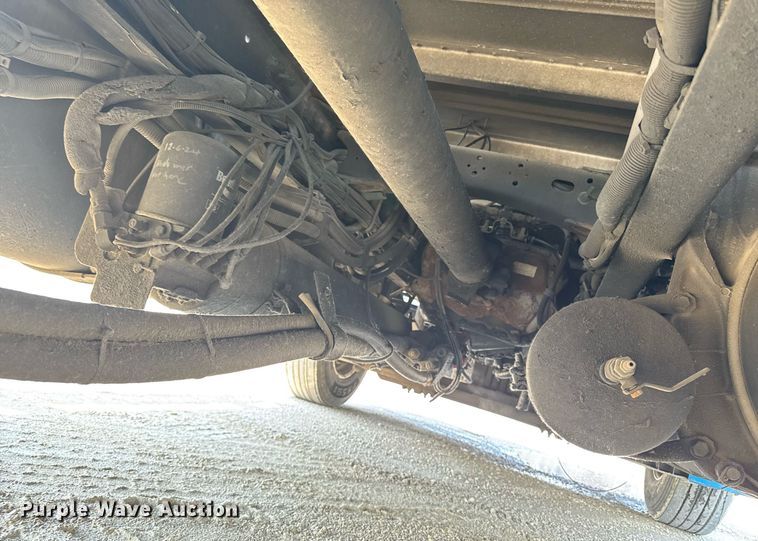 image for item DV2735 2006 Freightliner Columbia semi truck