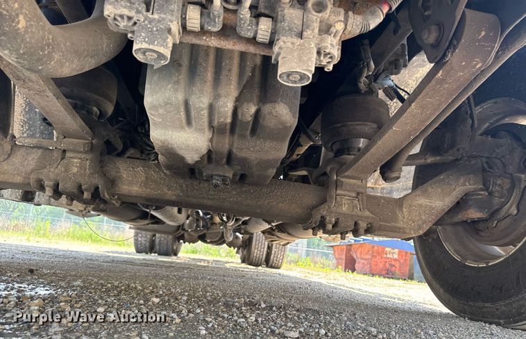 image for item DV2735 2006 Freightliner Columbia semi truck