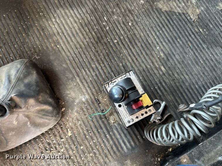 image for item DV2735 2006 Freightliner Columbia semi truck