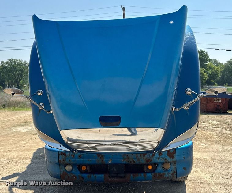 image for item DV2735 2006 Freightliner Columbia semi truck