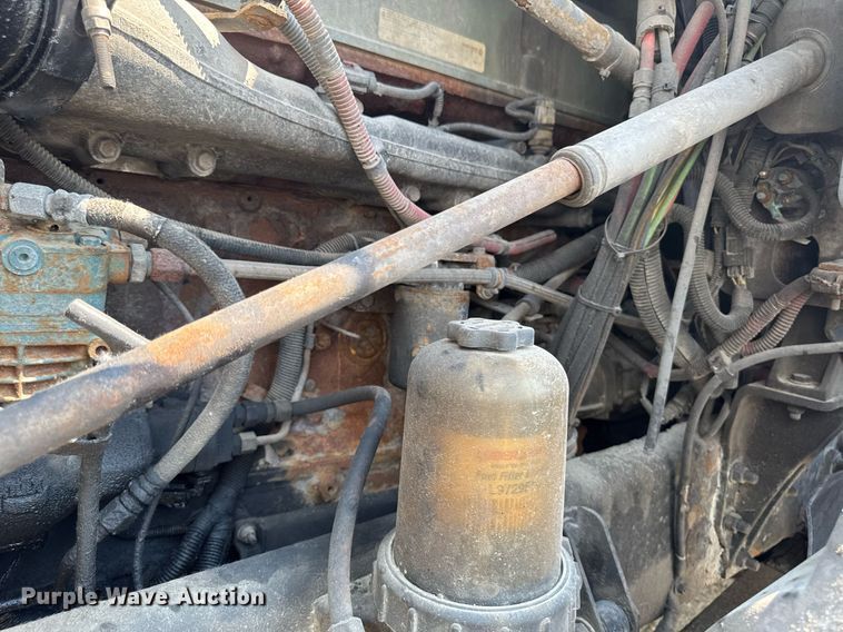 image for item DV2735 2006 Freightliner Columbia semi truck