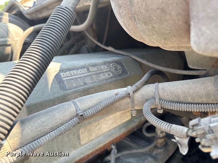 image for item DV2735 2006 Freightliner Columbia semi truck