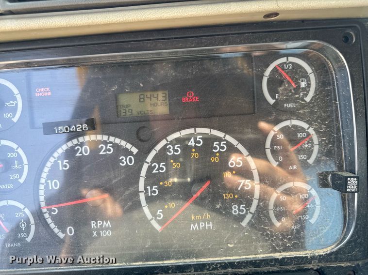 image for item DV2736 2005 Freightliner Columbia semi truck