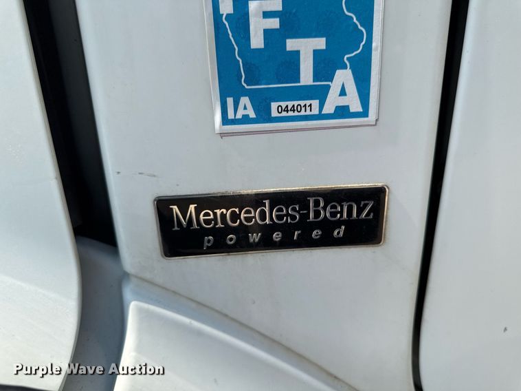 image for item DV2737 2008 Freightliner Business Class M2 box truck