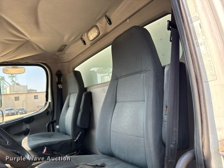 image for item DV2737 2008 Freightliner Business Class M2 box truck