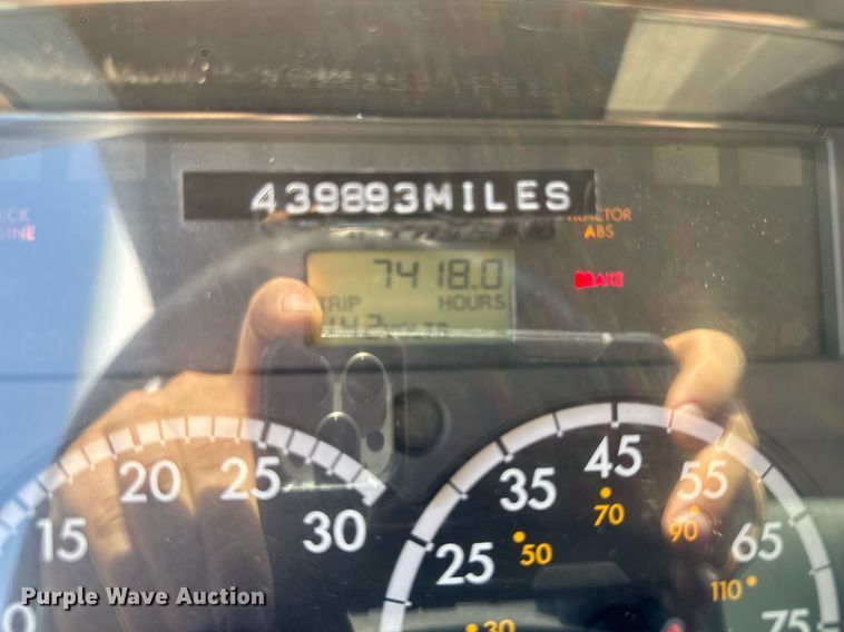 image for item DV2737 2008 Freightliner Business Class M2 box truck