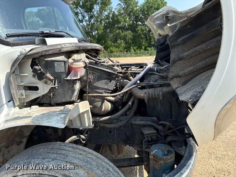 image for item DV2737 2008 Freightliner Business Class M2 box truck