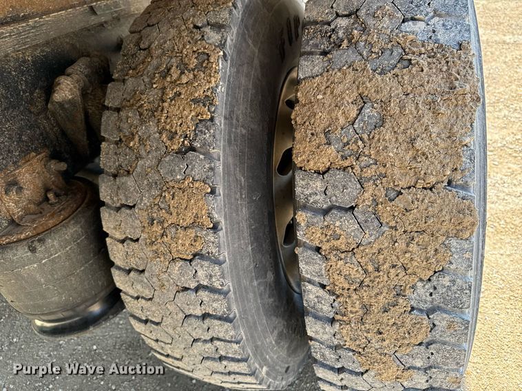 image for item DV2737 2008 Freightliner Business Class M2 box truck