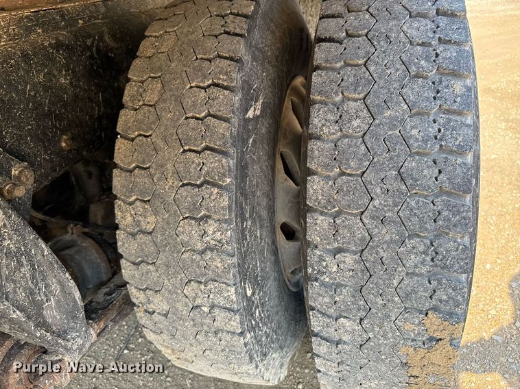 image for item DV2737 2008 Freightliner Business Class M2 box truck