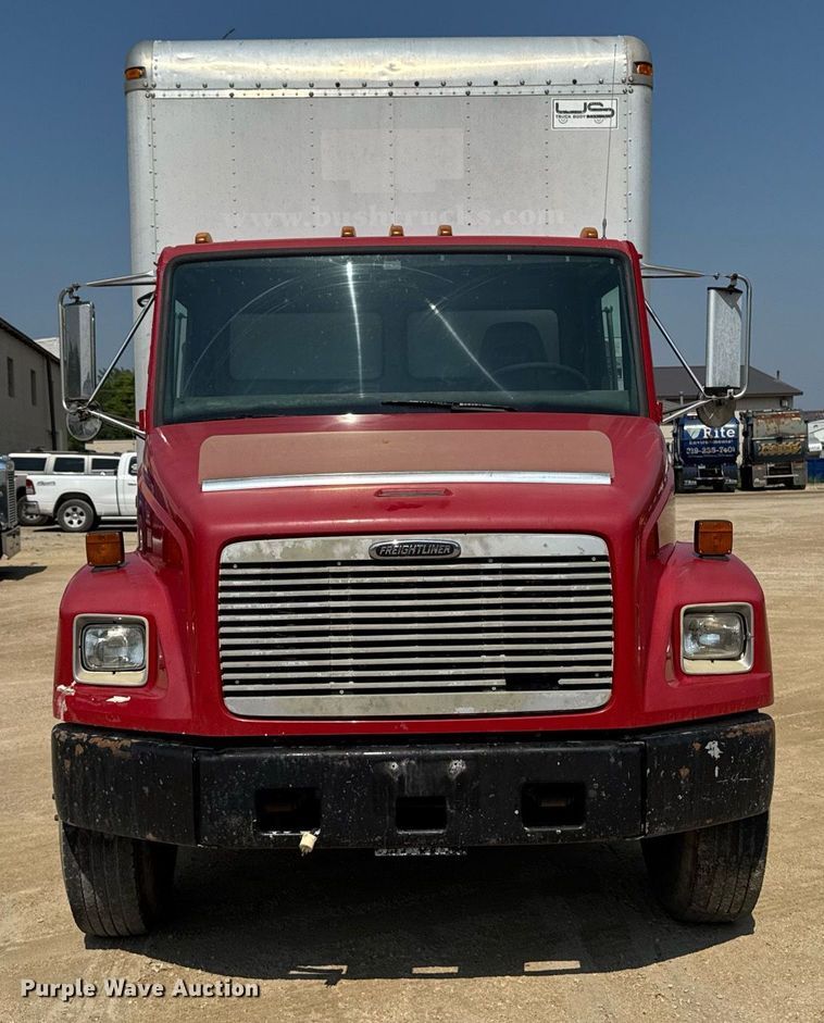 image for item DV2738 2000 Freightliner FL70 box truck
